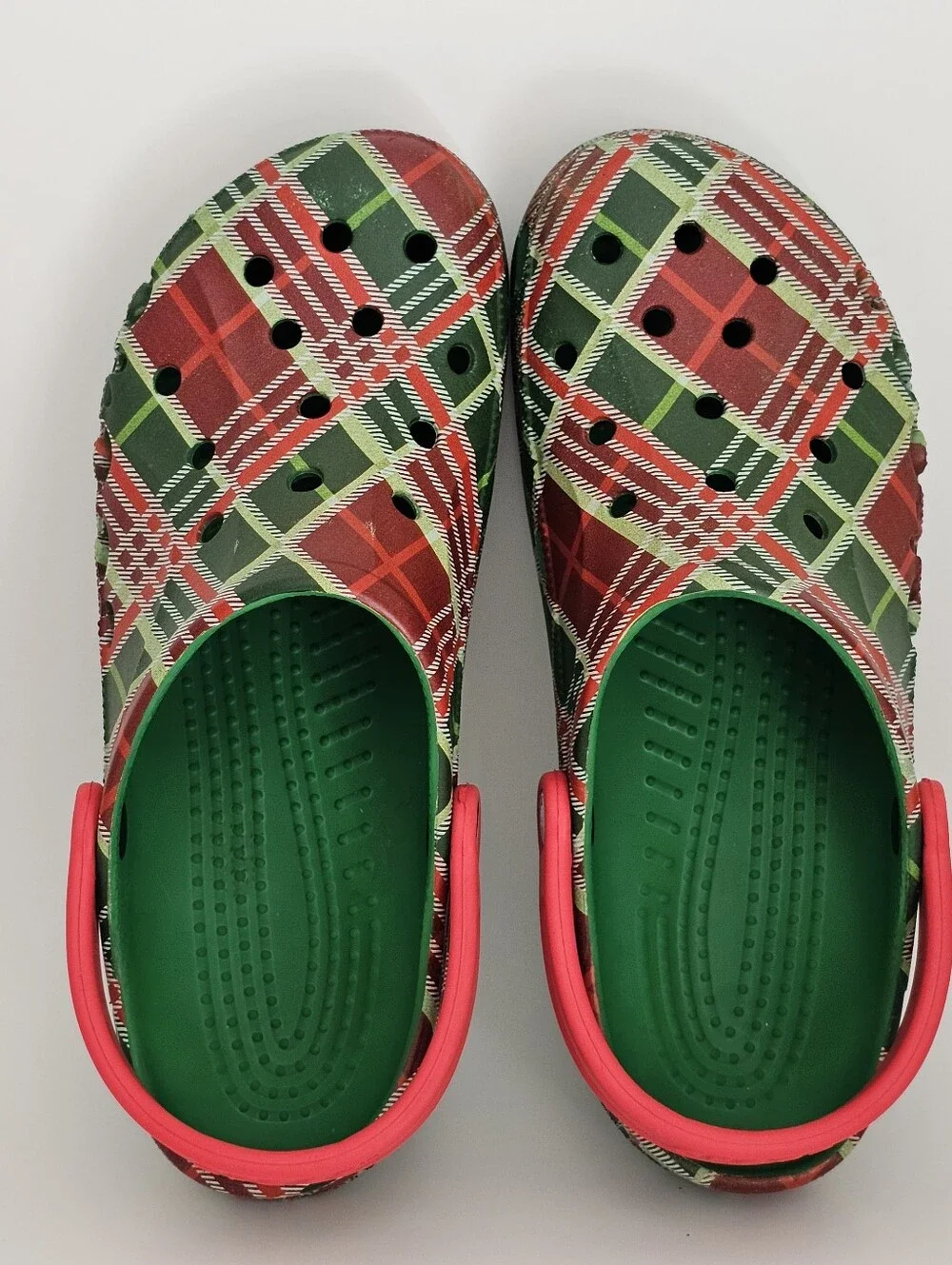 Crocs Baya Holiday Plaid Clog Men's Size 11 Red/Green/White